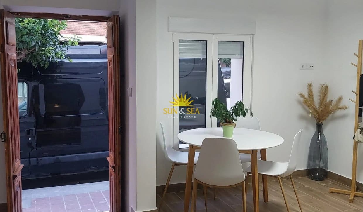 2 bedroom Apartment for rent in Guardamar del Segura - € 900 (Ref: 10163372)