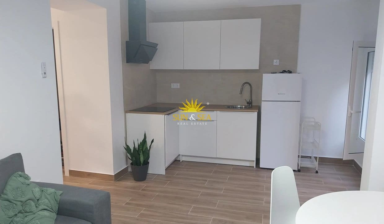 2 bedroom Apartment for rent in Guardamar del Segura - € 900 (Ref: 10163372)