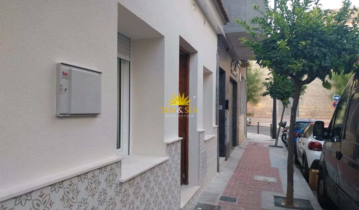 2 bedroom Apartment for rent in Guardamar del Segura - € 900 (Ref: 10163372)