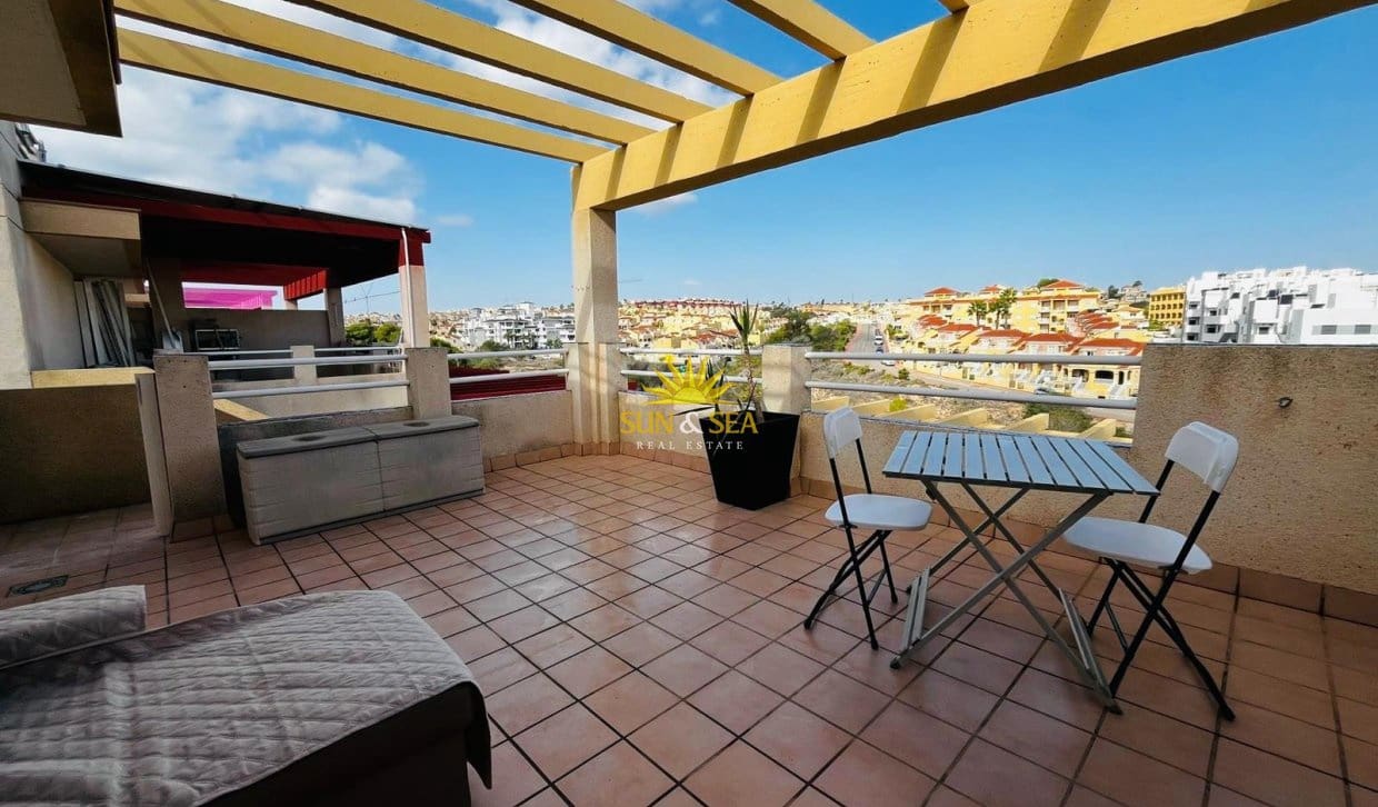 2 bedroom Apartment for sale in Orihuela Costa - € 135,000 (Ref: 10163635)