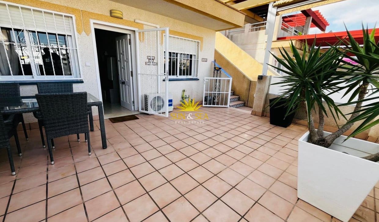 2 bedroom Apartment for sale in Orihuela Costa - € 135,000 (Ref: 10163635)