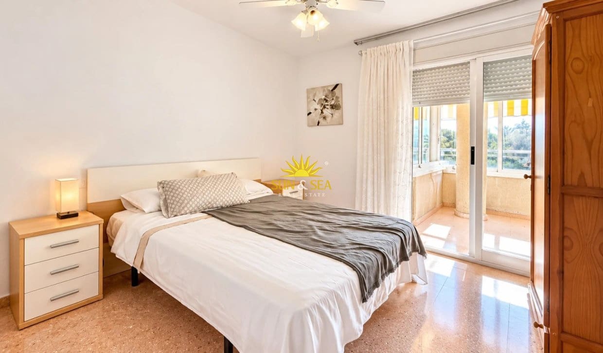 2 bedroom Apartment for rent in Alicante / Alacant city with pool garage - € 1,200 (Ref: 10163831)