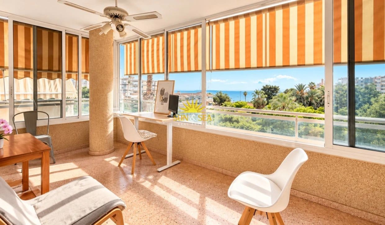 2 bedroom Apartment for rent in Alicante / Alacant city with pool garage - € 1,200 (Ref: 10163831)