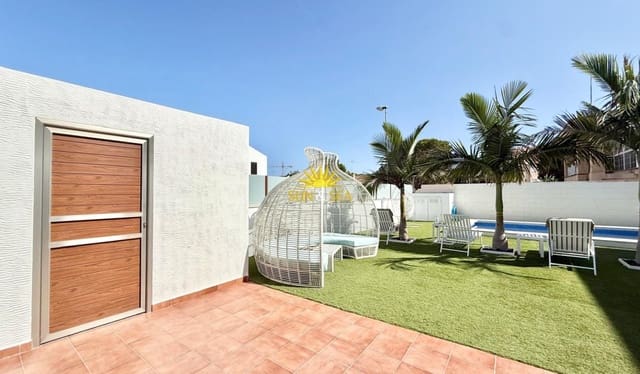 Chalet de 4 habitaciones en La Zenia, Orihuela en alquiler con piscina - 2.900 € (Ref: 10165456)