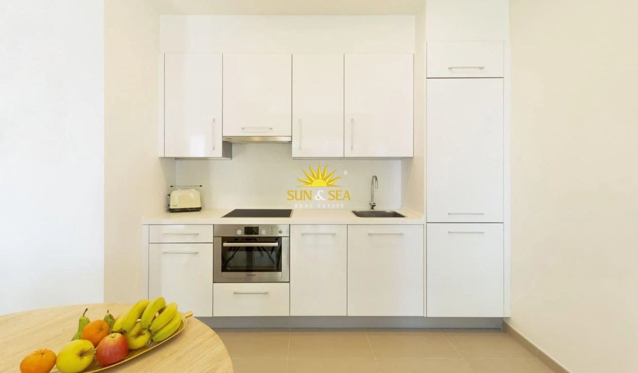 1 soverom Leilighet til leie i Benidorm med svømmebasseng garasje - € 1 600 (Ref: 10165574)