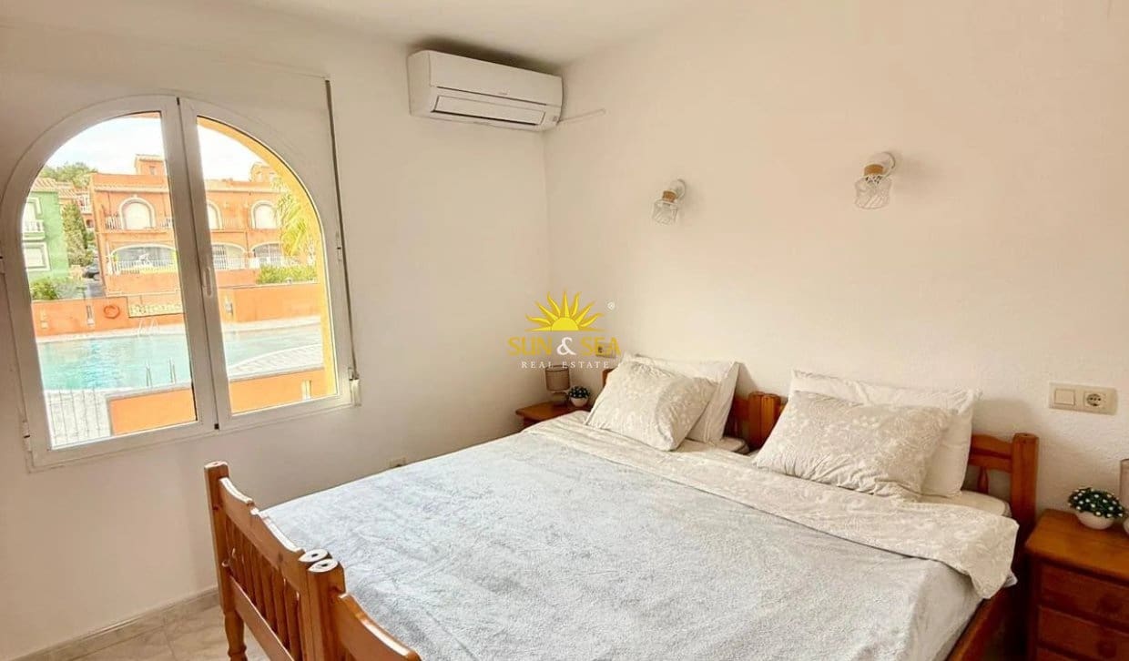 2 makuuhuone Huvila vuokrattavana paikassa Cumbre del Sol mukana uima-altaan 
autotalli - 1 150 € (Ref: 10165695)