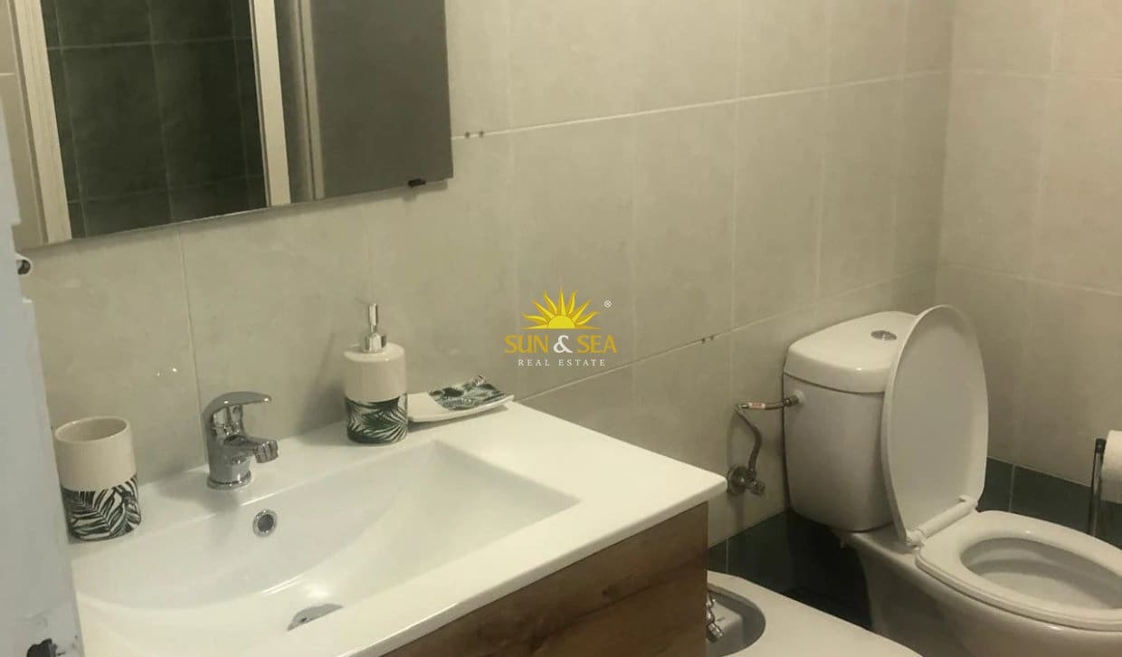 2 sypialnia Apartament do wynajęcia w Torrevieja z basenem - 850 € (Ref: 10167113)