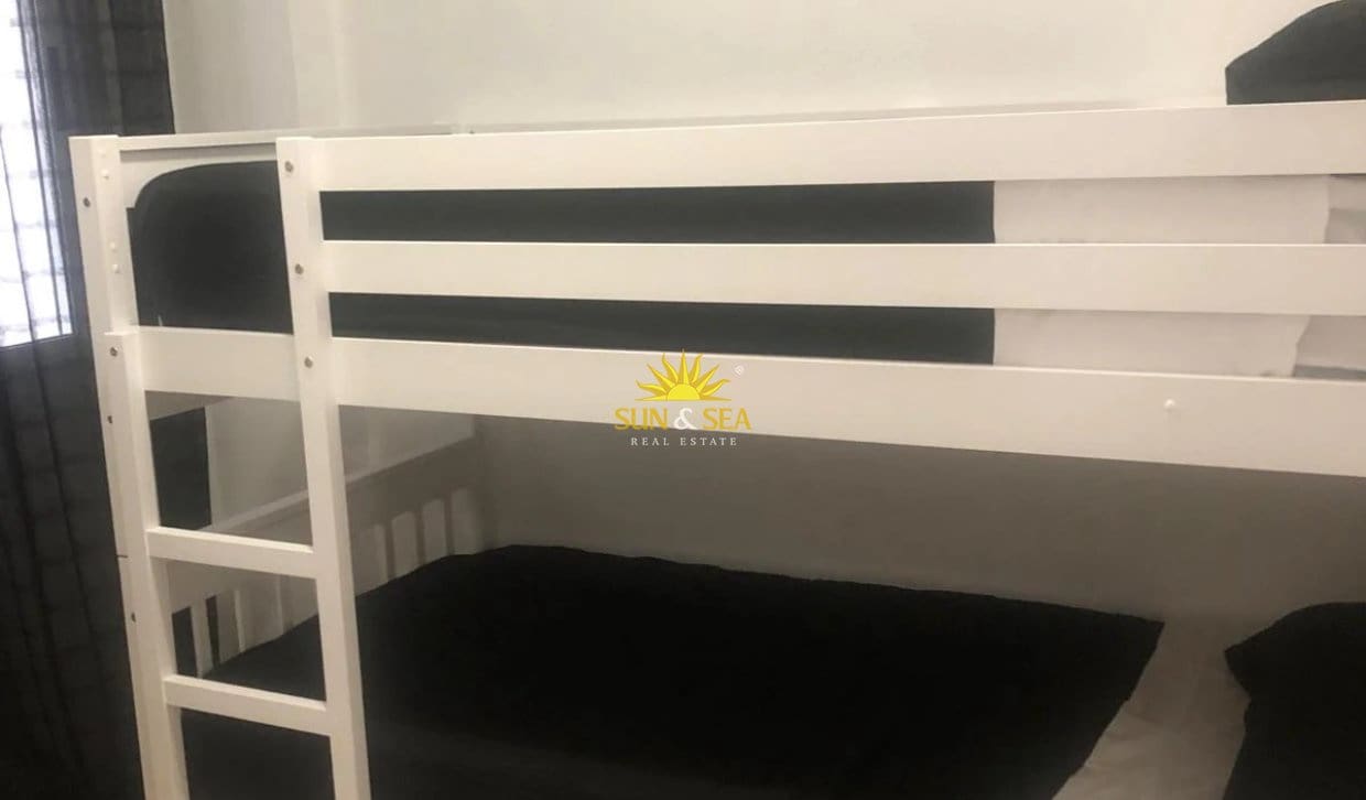 2 sypialnia Apartament do wynajęcia w Torrevieja z basenem - 850 € (Ref: 10167113)