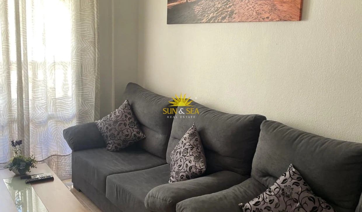 2 sypialnia Apartament do wynajęcia w Torrevieja z basenem - 850 € (Ref: 10167113)
