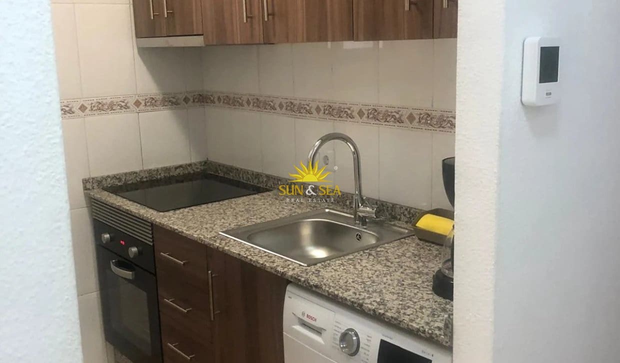 2 sypialnia Apartament do wynajęcia w Torrevieja z basenem - 850 € (Ref: 10167113)