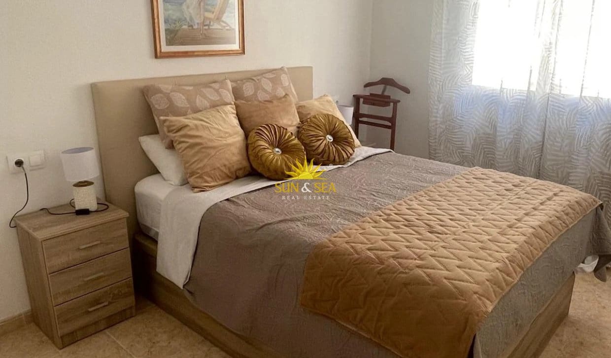 2 sypialnia Apartament do wynajęcia w Torrevieja z basenem - 850 € (Ref: 10167113)
