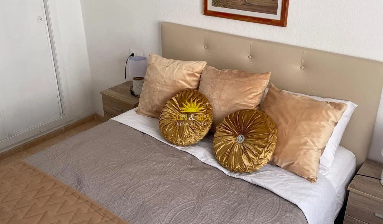 2 sypialnia Apartament do wynajęcia w Torrevieja z basenem - 850 € (Ref: 10167113)