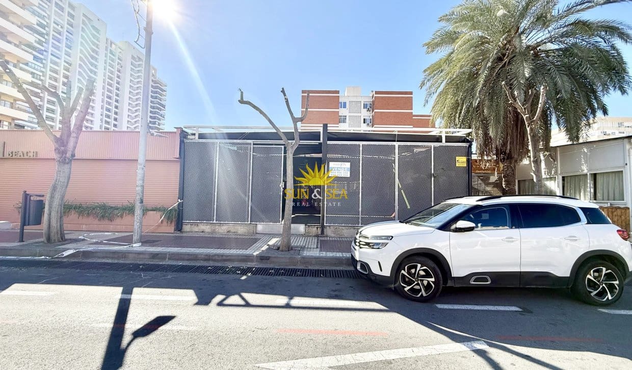 1 soverom Kommersiell til salgs i Torrevieja - € 650 000 (Ref: 10167446)