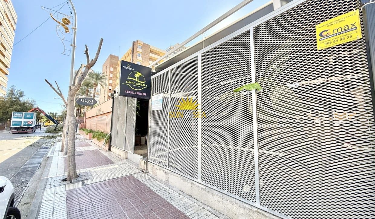 1 sovrum Kommersiell att hyra i Torrevieja med garage - 2 000 € (Ref: 10167447)