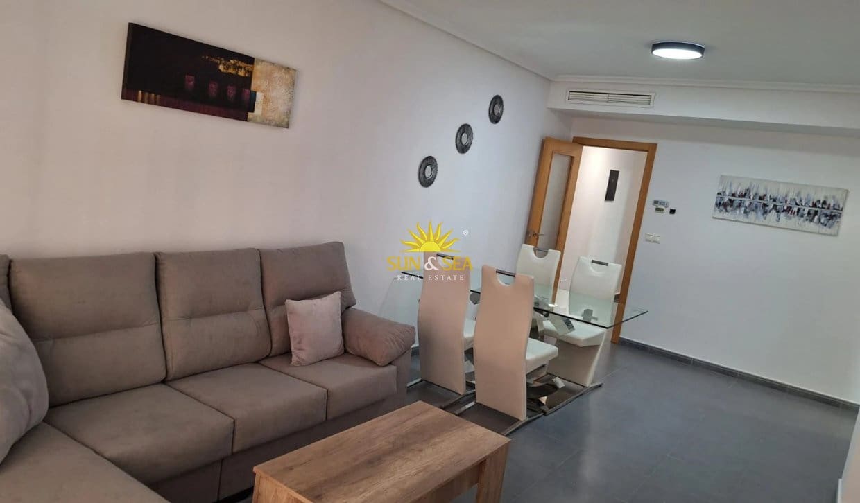 1 soveværelse Lejlighed til leje i Torrevieja med garage - € 930 (Ref: 10167448)