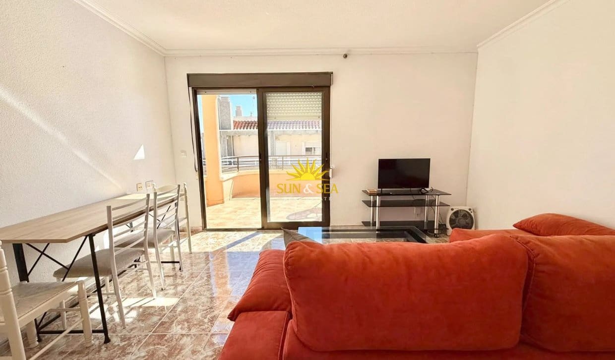 Appartement de 2 chambres à louer à Torrevieja - 1 000 € (Ref: 10167540)