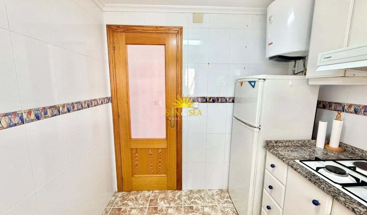 Appartement de 2 chambres à louer à Torrevieja - 1 000 € (Ref: 10167540)