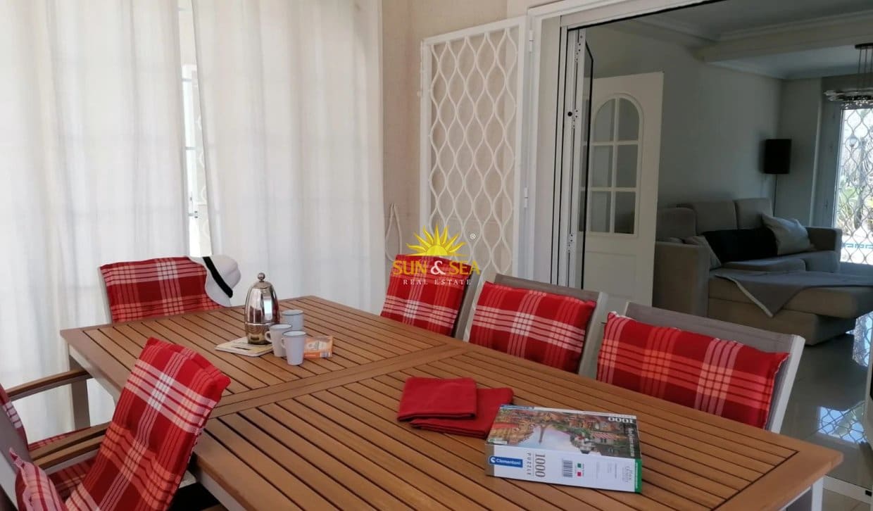2 bedroom Villa for rent in El Campello with pool garage - € 2,400 (Ref: 10167542)