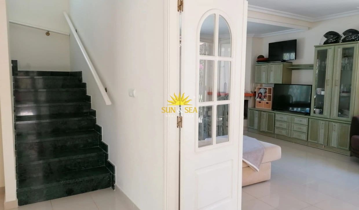 2 bedroom Villa for rent in El Campello with pool garage - € 2,400 (Ref: 10167542)