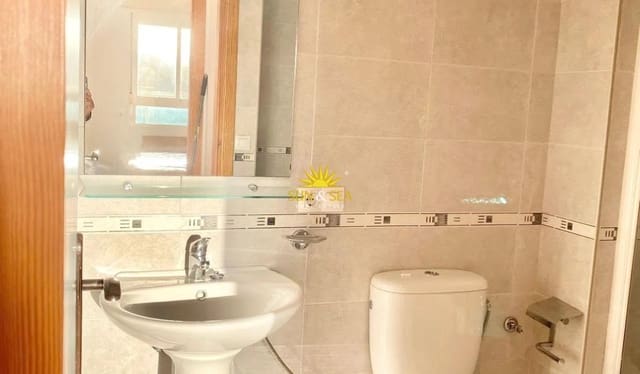 1 slaapkamer Appartement te huur in Puerto Deportivo, Guardamar del Segura met garage - € 800 (Ref: 10168841)