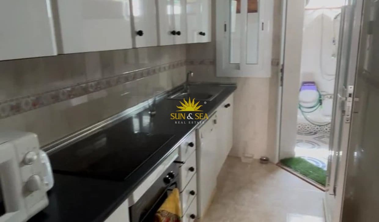 3 bedroom Townhouse for rent in Los Alcazares - € 850 (Ref: 10168842)