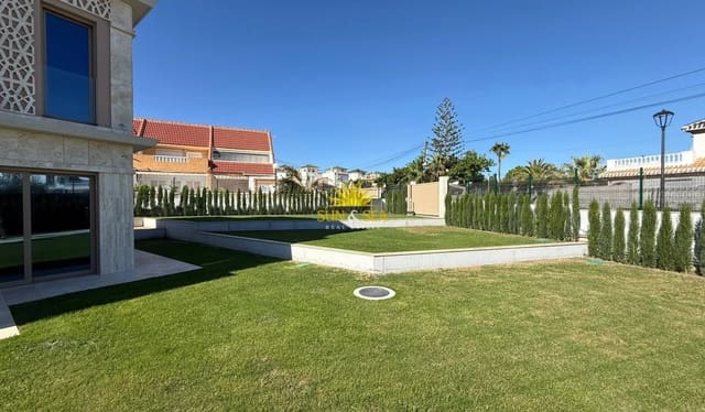 Chalet de 6 habitaciones en Cañada del Molino, Torrevieja en venta con piscina garaje - 4.700.000 € (Ref: 10169038)