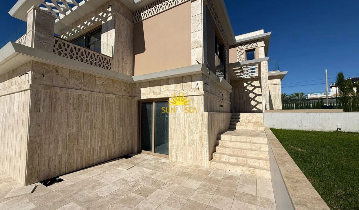 6 bedroom Villa for sale in La Mata with pool garage - € 4,700,000 (Ref: 10169038)
