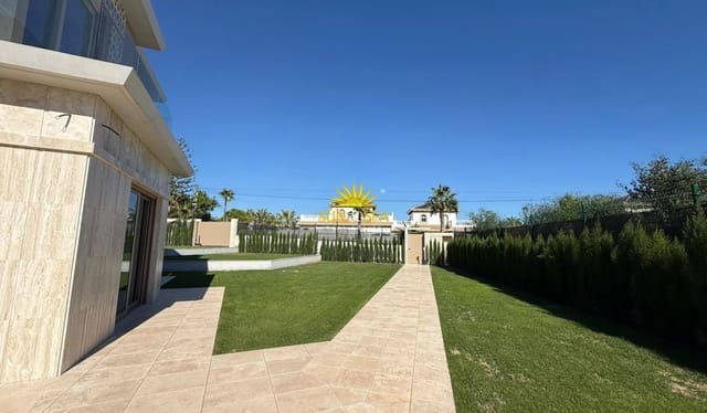 Chalet de 6 habitaciones en Cañada del Molino, Torrevieja en venta con piscina garaje - 4.700.000 € (Ref: 10169038)