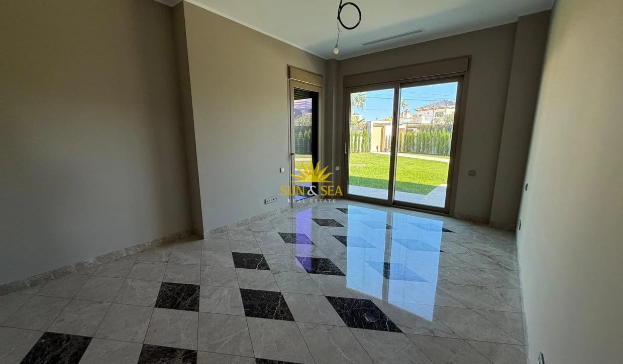 6 bedroom Villa for sale in La Mata with pool garage - € 4,700,000 (Ref: 10169038)