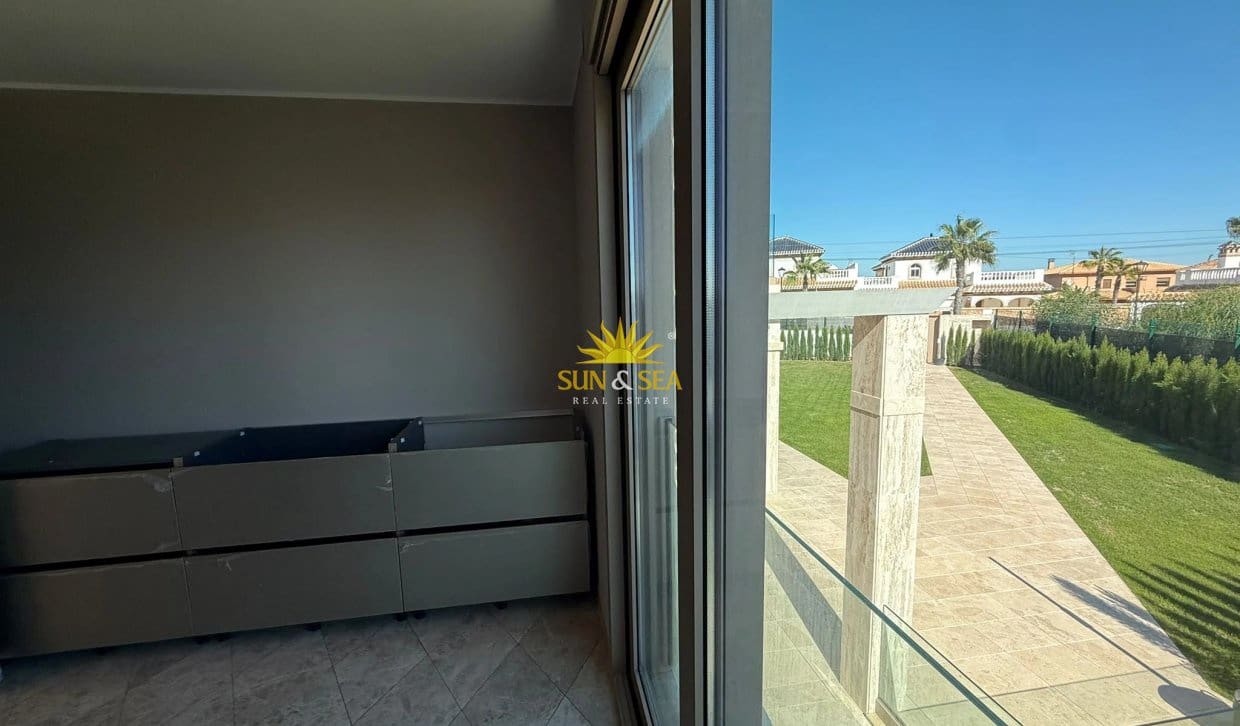 6 bedroom Villa for sale in La Mata with pool garage - € 4,700,000 (Ref: 10169038)