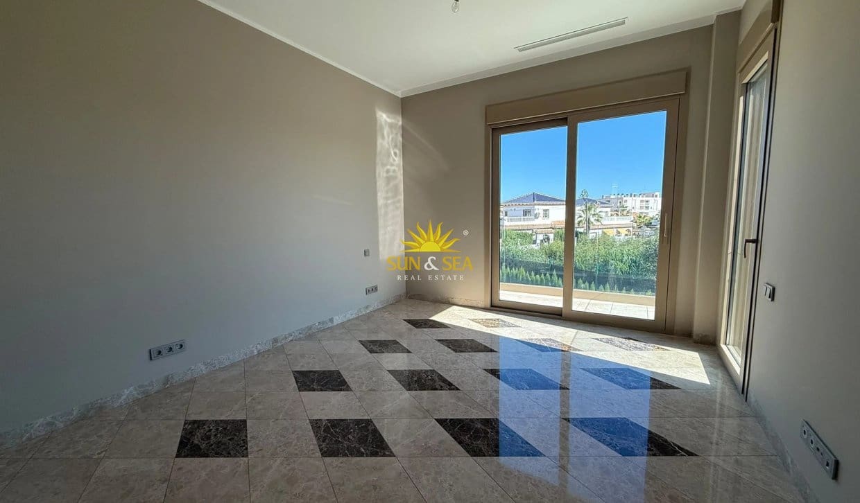 6 bedroom Villa for sale in La Mata with pool garage - € 4,700,000 (Ref: 10169038)