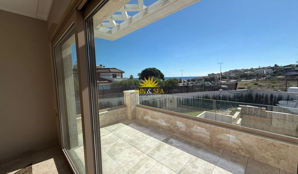 6 bedroom Villa for sale in La Mata with pool garage - € 4,700,000 (Ref: 10169038)