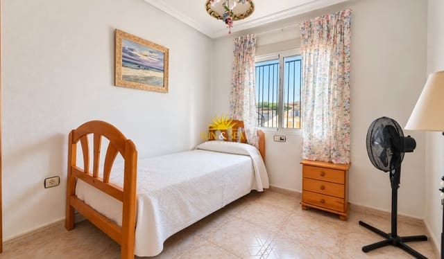 3 slaapkamer Halfvrijstaande villa te huur in Playa Flamenca, Orihuela met zwembad garage - € 1.600 (Ref: 10169334)
