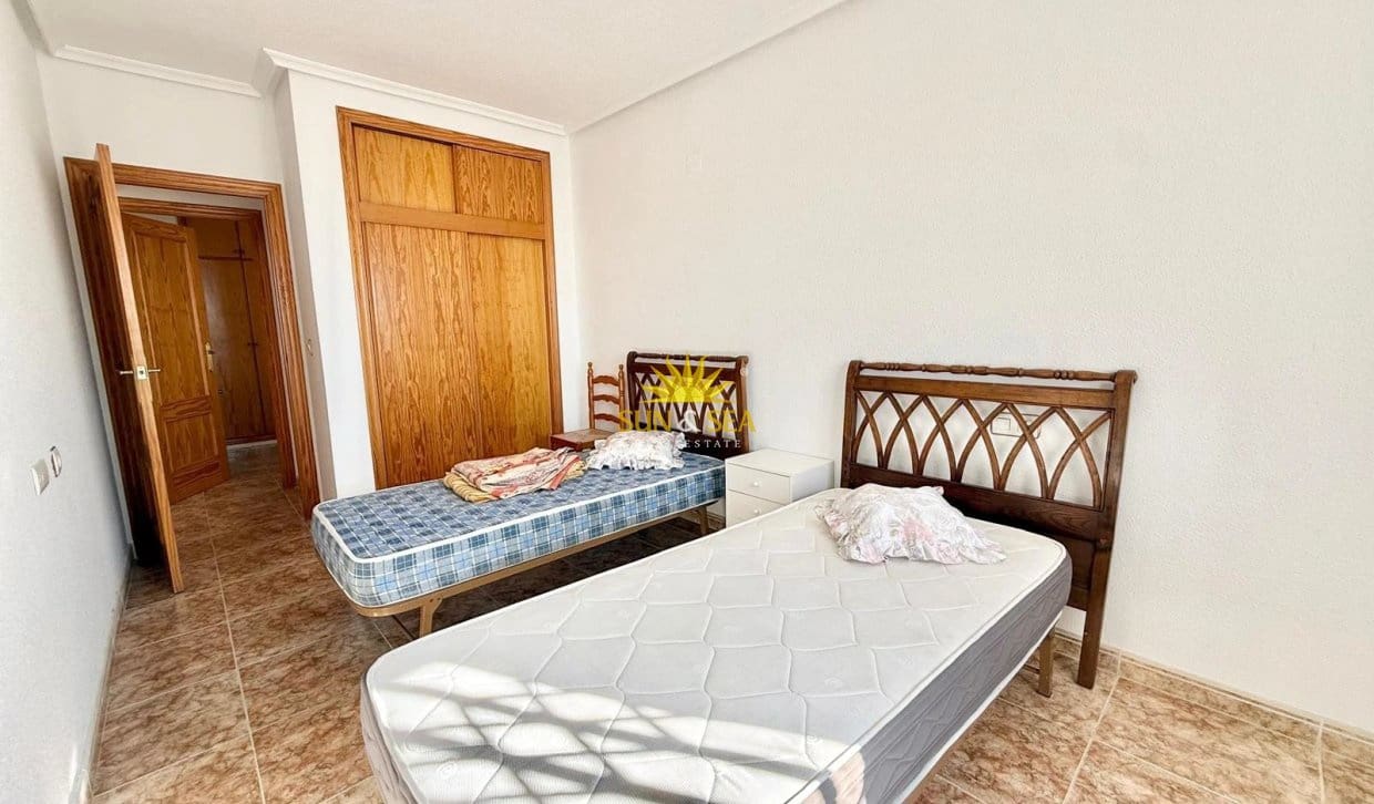 2 sypialnia Apartament na sprzedaż w Torrevieja z basenem garażem - 169 900 € (Ref: 10170245)