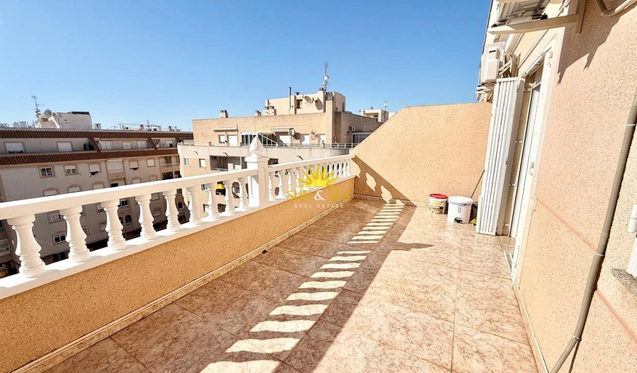 2 sypialnia Apartament na sprzedaż w Torrevieja z basenem garażem - 169 900 € (Ref: 10170245)
