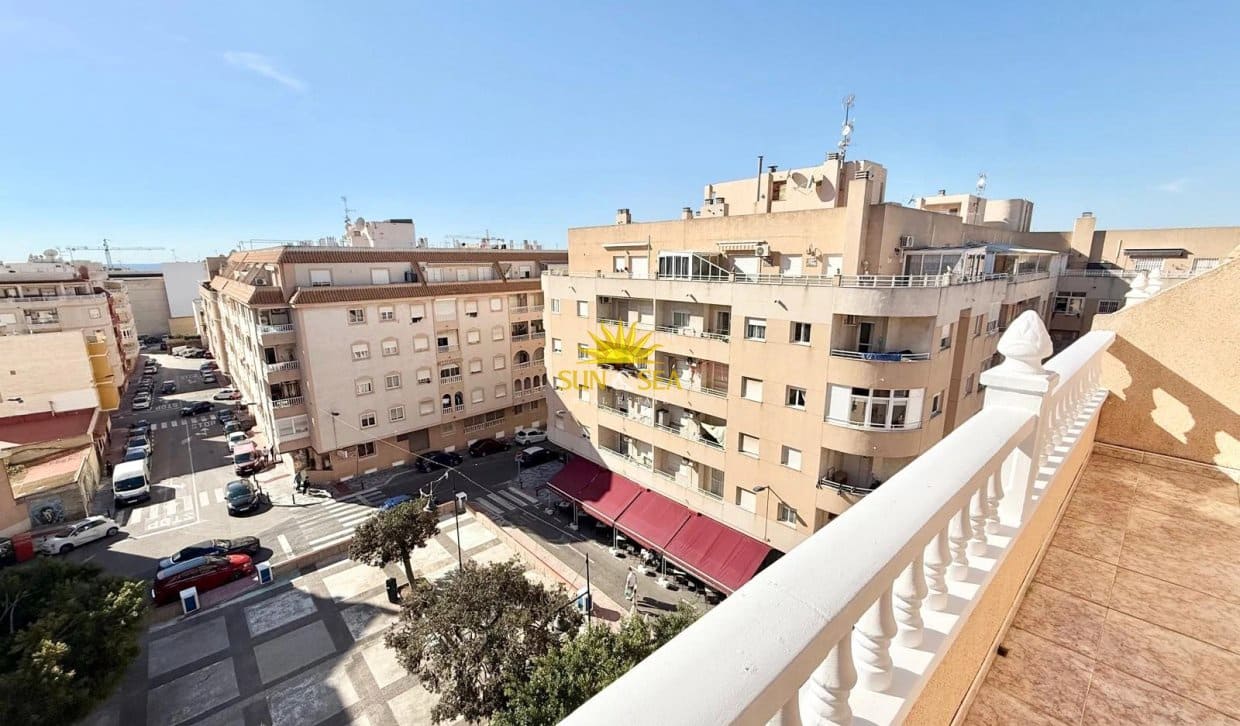 2 sypialnia Apartament na sprzedaż w Torrevieja z basenem garażem - 169 900 € (Ref: 10170245)