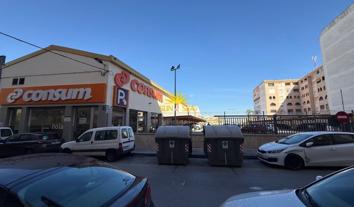 2 soveværelse Lejlighed til salg i Torrevieja med swimmingpool - € 155.000 (Ref: 10172119)