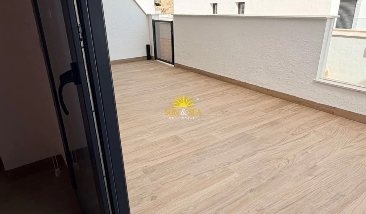 Apartamento de 2 habitaciones en Finestrat en alquiler con piscina garaje - 1.600 € (Ref: 10172330)