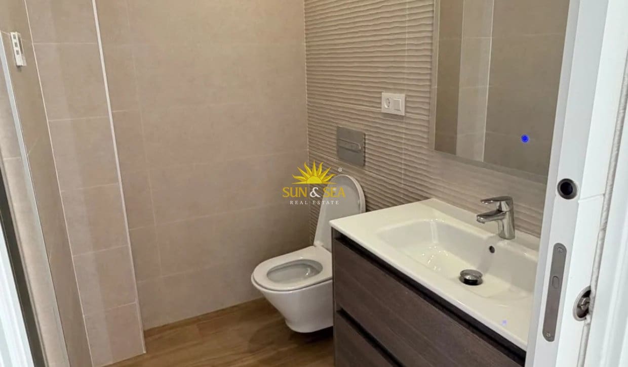 Apartamento de 2 habitaciones en Finestrat en alquiler con piscina garaje - 1.600 € (Ref: 10172330)