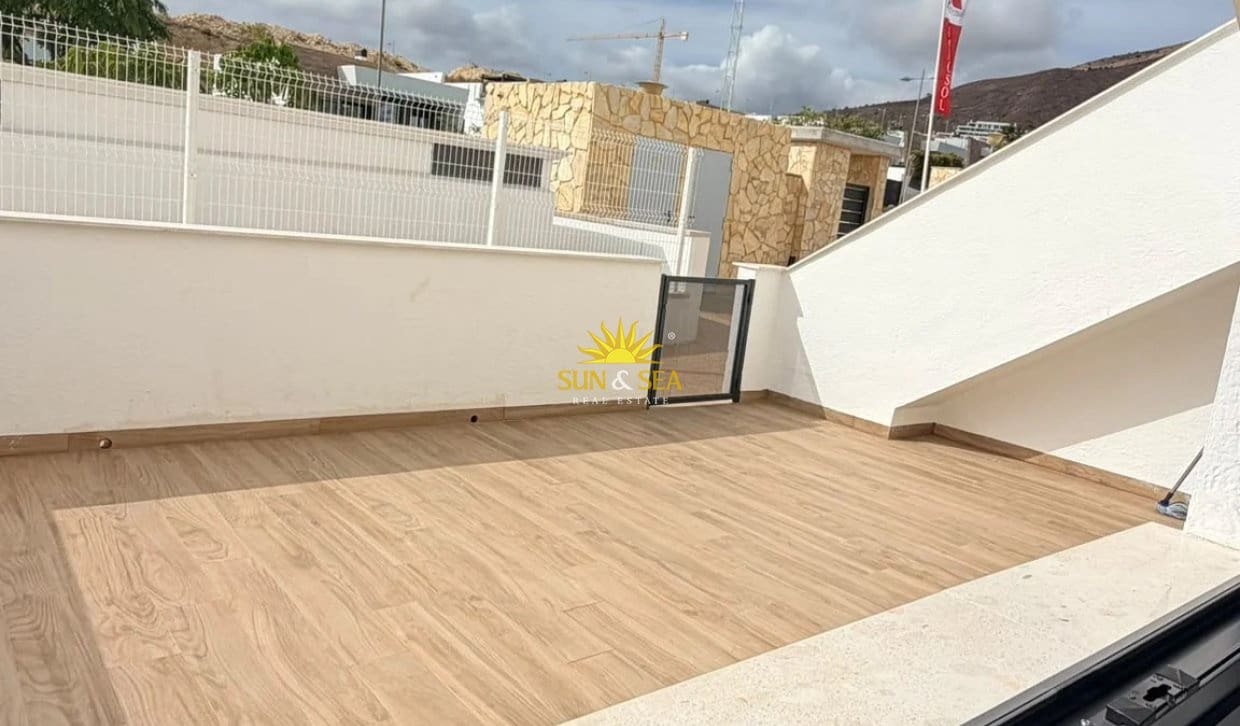 Apartamento de 2 habitaciones en Finestrat en alquiler con piscina garaje - 1.600 € (Ref: 10172330)