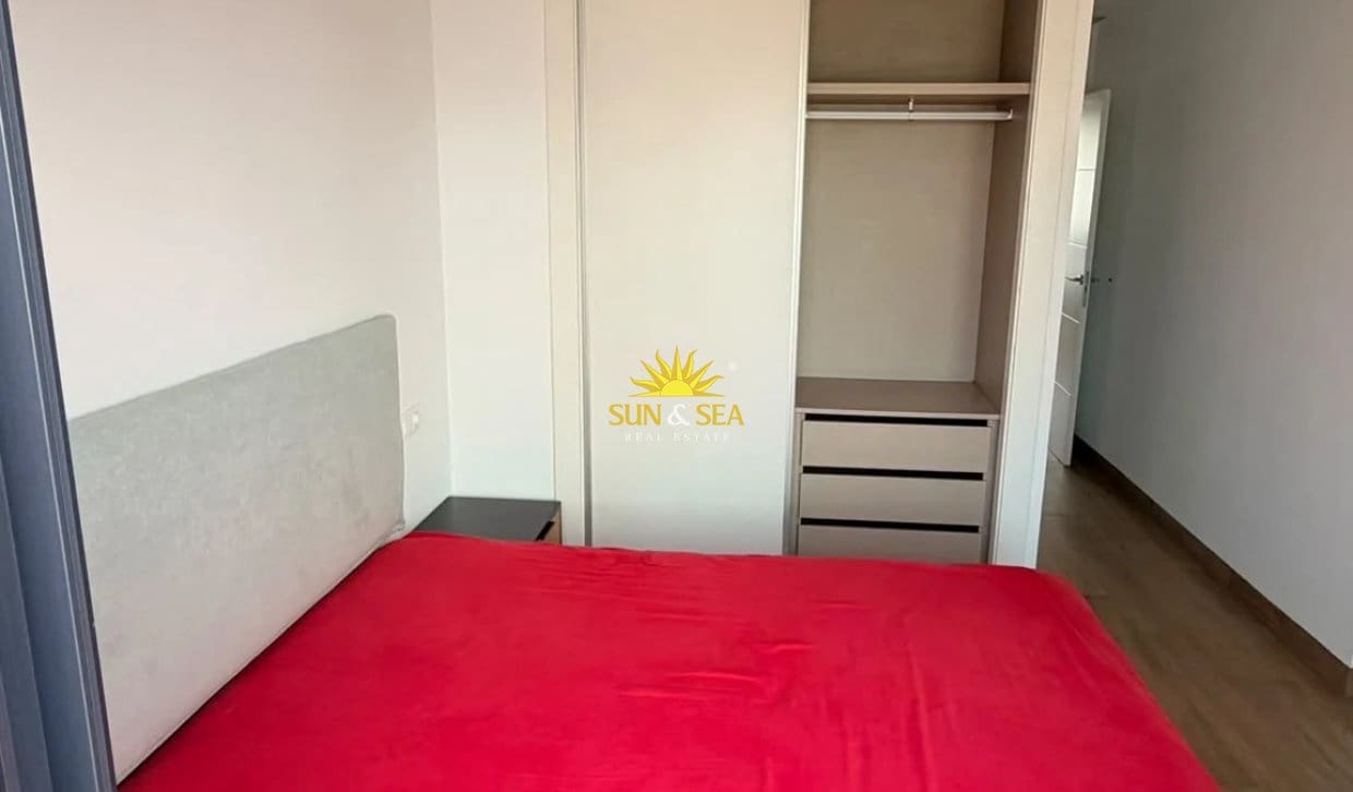 Apartamento de 2 habitaciones en Finestrat en alquiler con piscina garaje - 1.600 € (Ref: 10172330)