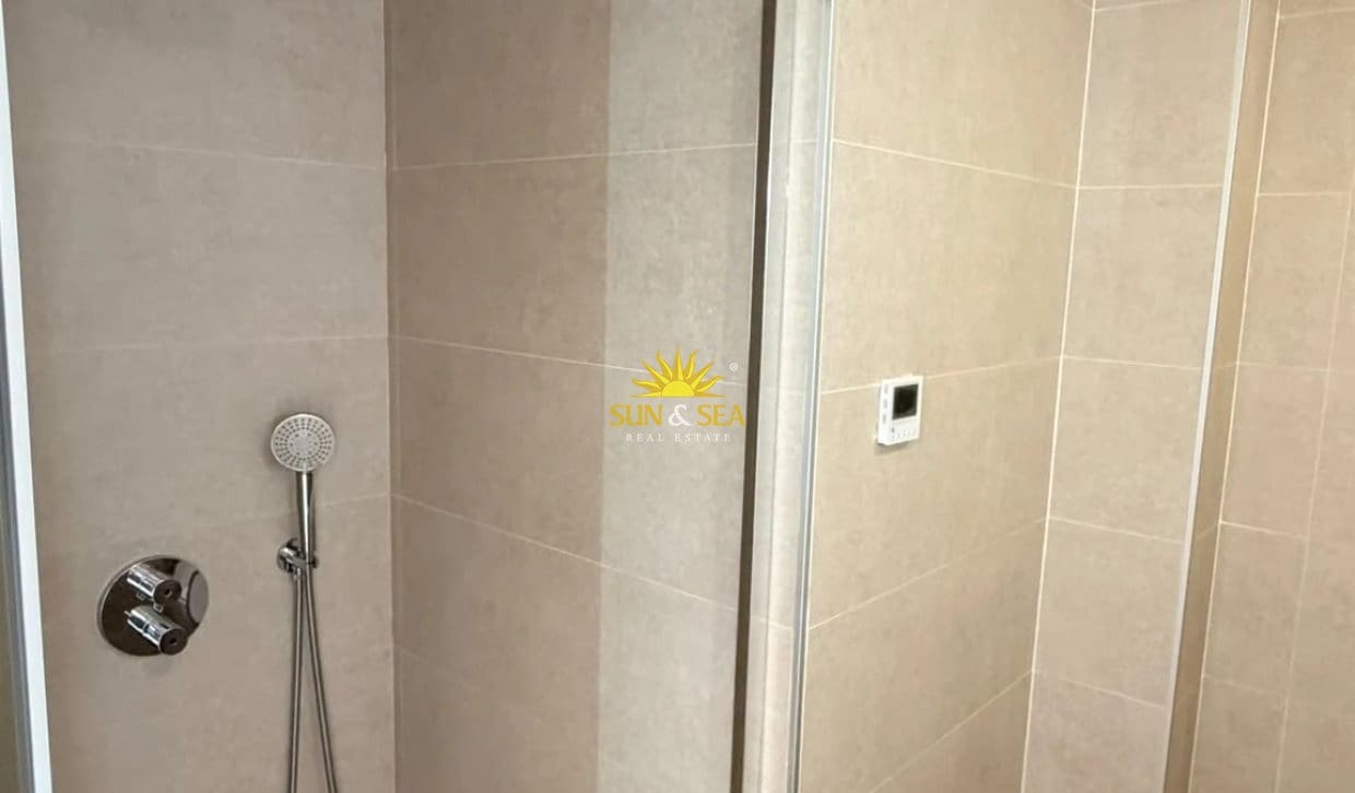 Apartamento de 2 habitaciones en Finestrat en alquiler con piscina garaje - 1.600 € (Ref: 10172330)