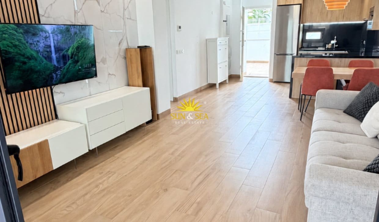 Apartamento de 2 habitaciones en Finestrat en alquiler con piscina garaje - 1.600 € (Ref: 10172330)