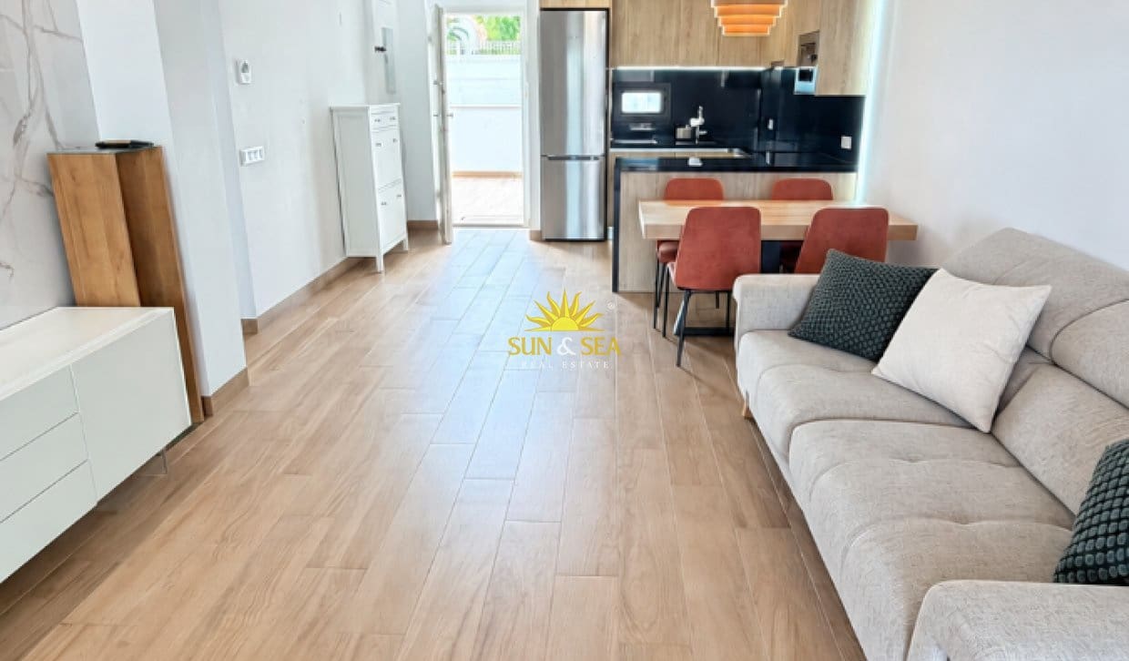 Apartamento de 2 habitaciones en Finestrat en alquiler con piscina garaje - 1.600 € (Ref: 10172330)