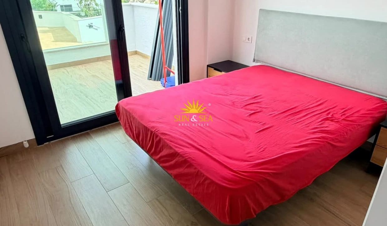 Apartamento de 2 habitaciones en Finestrat en alquiler con piscina garaje - 1.600 € (Ref: 10172330)