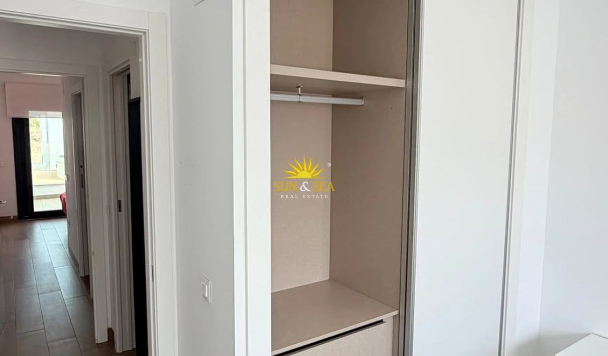 Apartamento de 2 habitaciones en Finestrat en alquiler con piscina garaje - 1.600 € (Ref: 10172330)