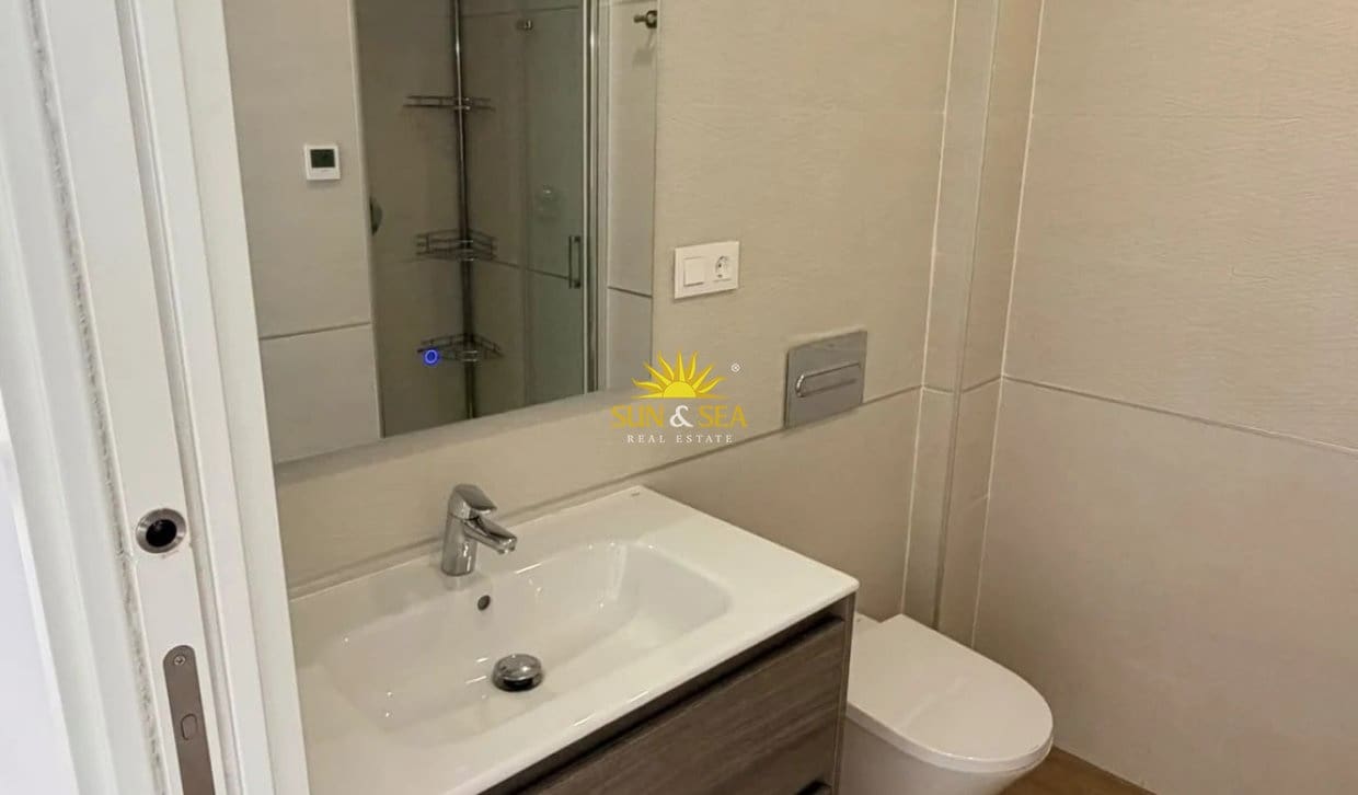 Apartamento de 2 habitaciones en Finestrat en alquiler con piscina garaje - 1.600 € (Ref: 10172330)