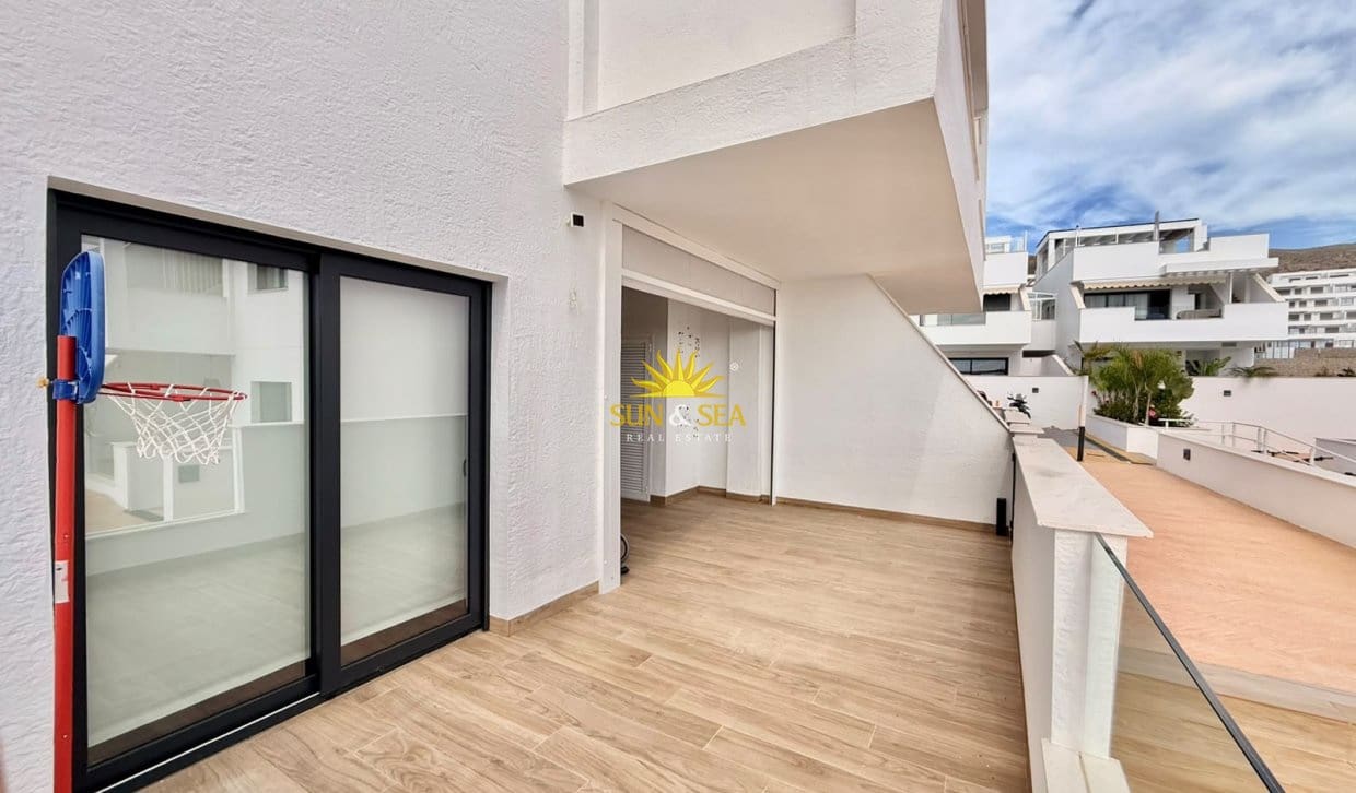 2 soverom Leilighet til leie i Finestrat med svømmebasseng garasje - € 1 600 (Ref: 10172330)
