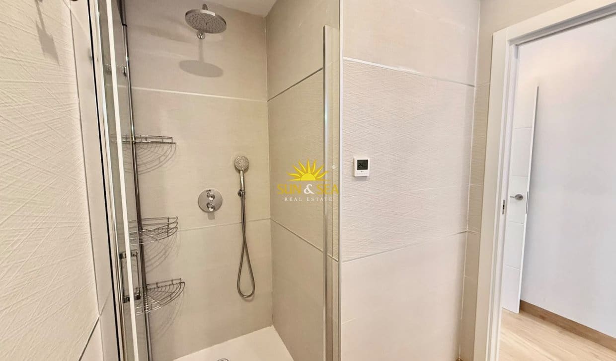 2 soverom Leilighet til leie i Finestrat med svømmebasseng garasje - € 1 600 (Ref: 10172330)