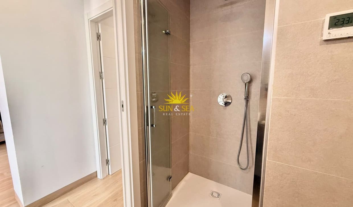 2 soverom Leilighet til leie i Finestrat med svømmebasseng garasje - € 1 600 (Ref: 10172330)